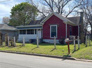 325 Frio St, Lockhart, TX 78644