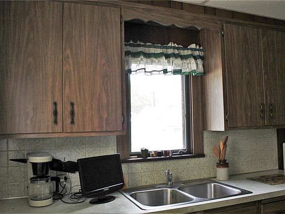 5th image of 5004 Stickney Ave