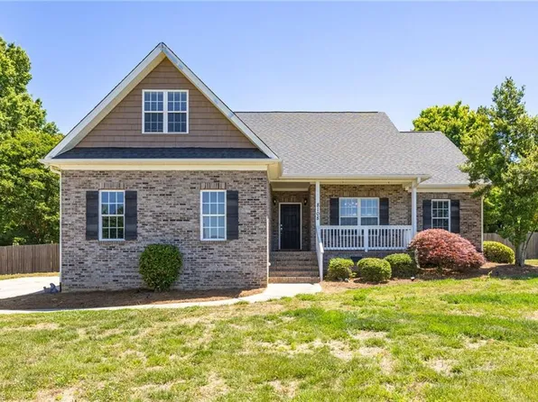 8108 Middleland Dr, Browns Summit, NC 27214