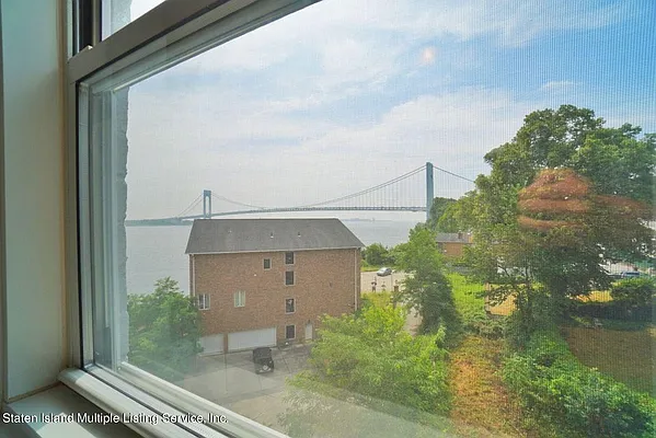 Sold by REMAX Elite | media 34