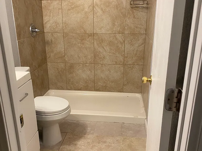 424 W Wilson Ave #A — Photo 18