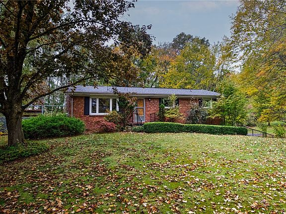2nd image of 207 Orchard Terrace Dr