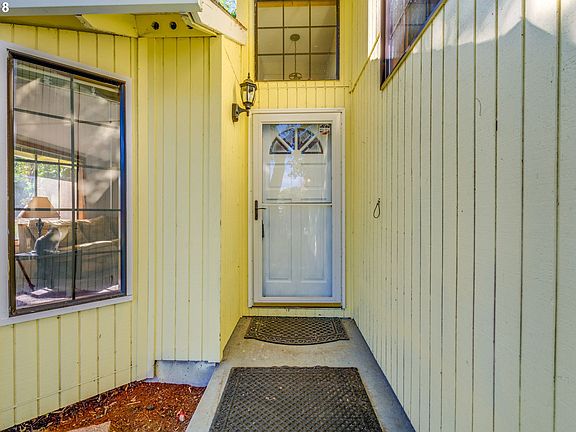 5th image of 2280 SE Lindenbrook Ct