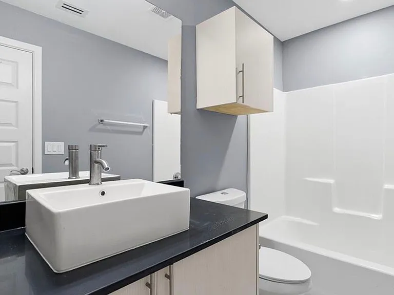 1421 W Harrison Ave #6 — Photo 5