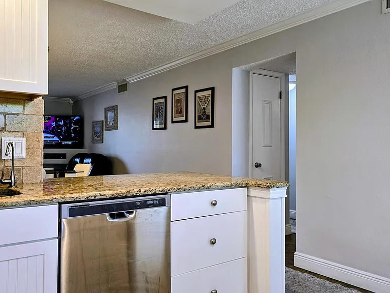 330 NE 26th Ave #3120 — Photo 6