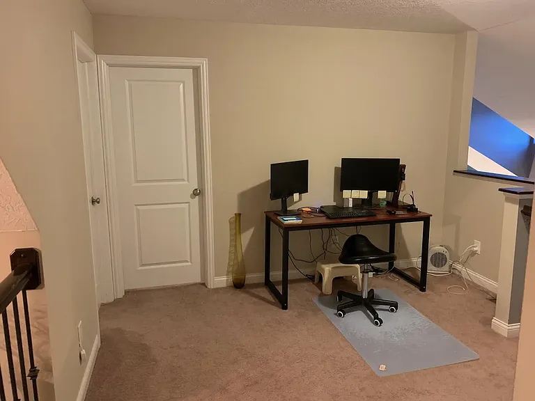 Upstairs loft / office