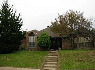 8905 Wood Glen Dr, Rowlett, TX 75088