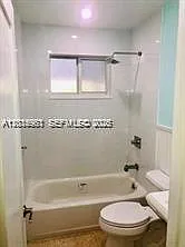 1721 NE 55th St #1721 — Photo 9
