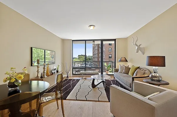 Sold by MNS | media 6