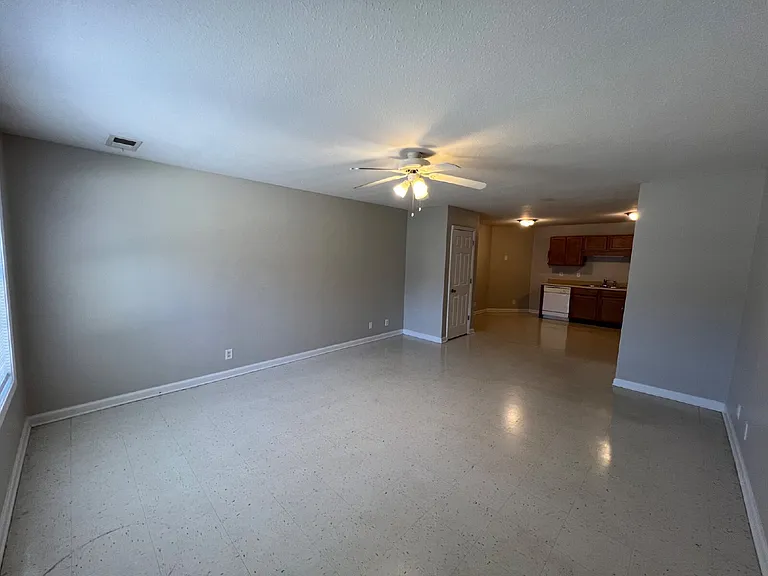 9101 Pembroke Oak Grove Rd #3E — Photo 4