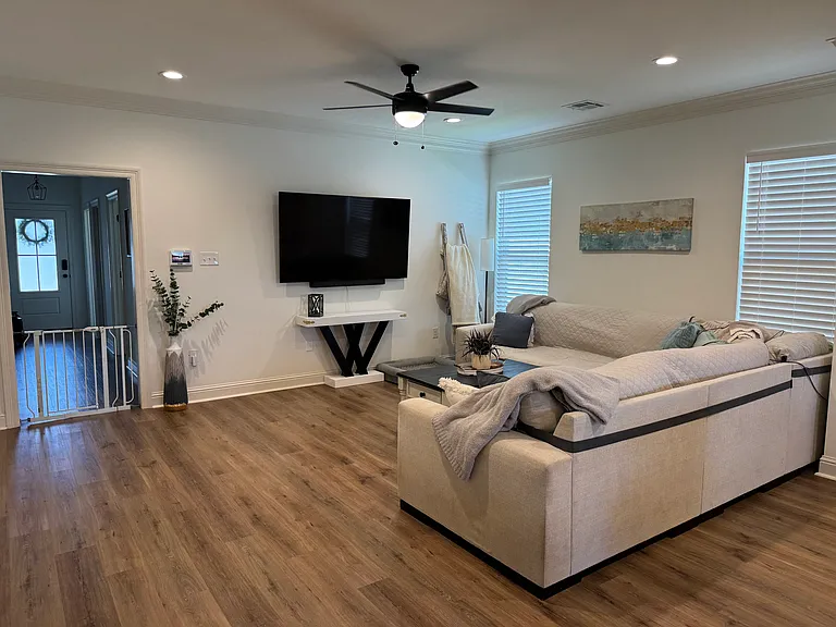 105 Gilded Ln — Photo 6