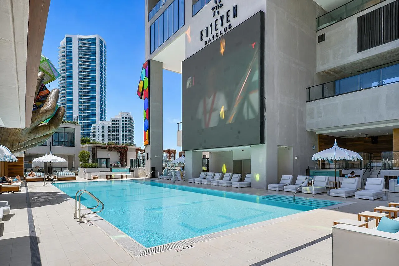 1 bed, 1.0 bath, 490 sqft, $4,995 — Photo 2