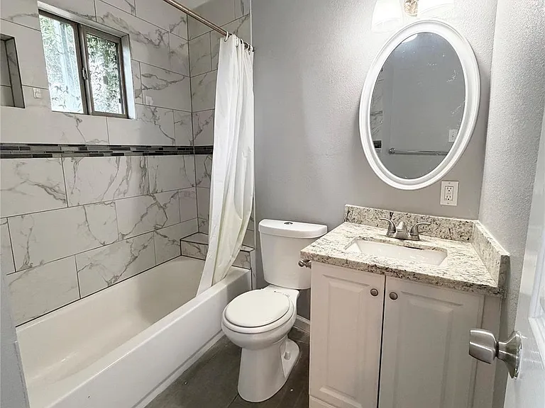 4811 Oakland St #12 — Photo 11