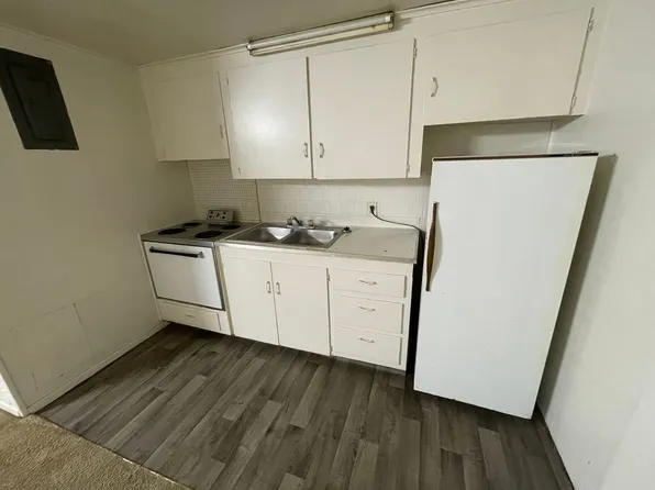 Indian Hills Apartments, 1455 McPherson Ave APT 21, Council Bluffs, IA 51503