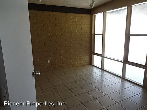 3rd image of 8531 E Calle Bolivar