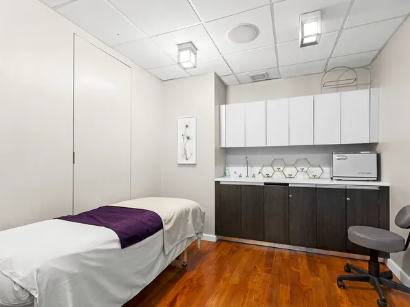 247 West 46th Street image 11 of 12