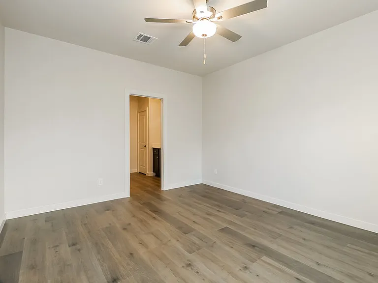 1500 Harvester Dr — Photo 9