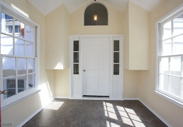 50 Mountain View Ave — Photo 5
