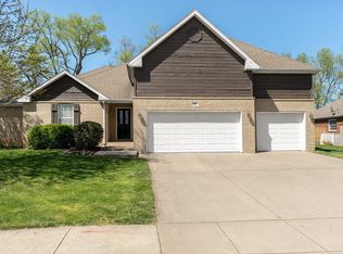 835 E Country Ridge St, Nixa, MO 65714