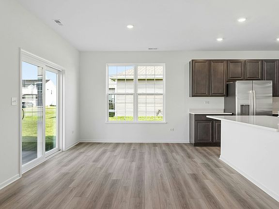 4th image of 1325 Fawnlily Cir