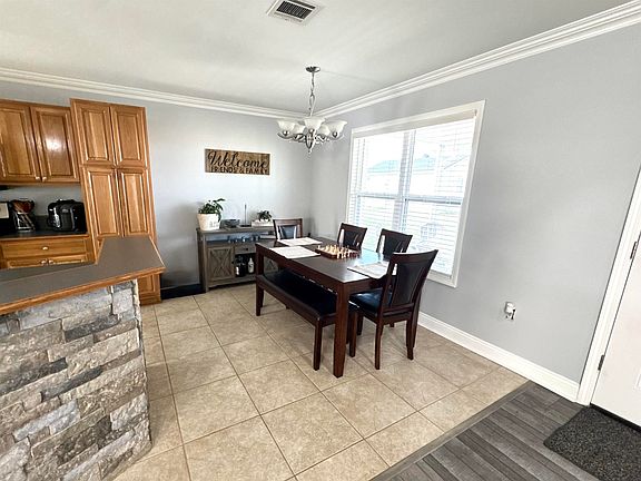 5th image of 351 Daralyn Dr