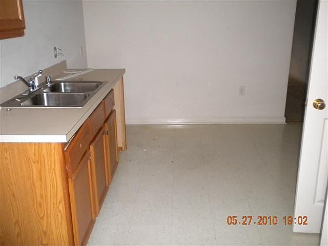 2nd image of 38 E Madison