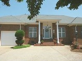 1704 Lambs Creek Ln, Virginia Beach, VA 23455