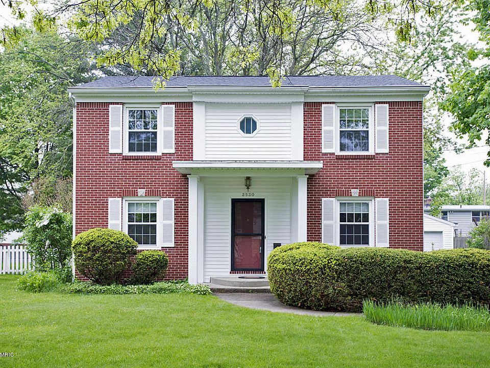 1st image of 2530 Lomond Dr