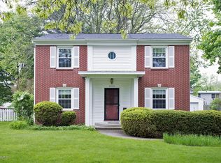 2530 Lomond Dr, Kalamazoo, MI 49008