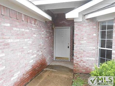 2nd image of 10225 Tustin Ter