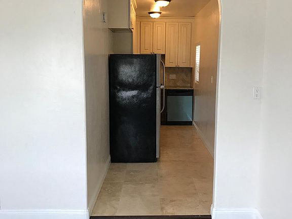 4th image of 3965 Hamilton St