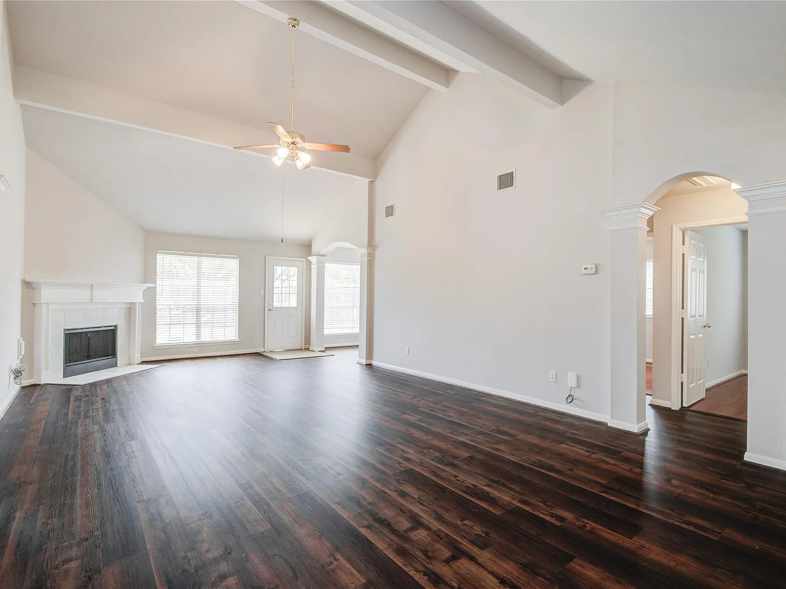 3 bed, 2.0 bath, 2180 sqft, $2,290 — Photo 4
