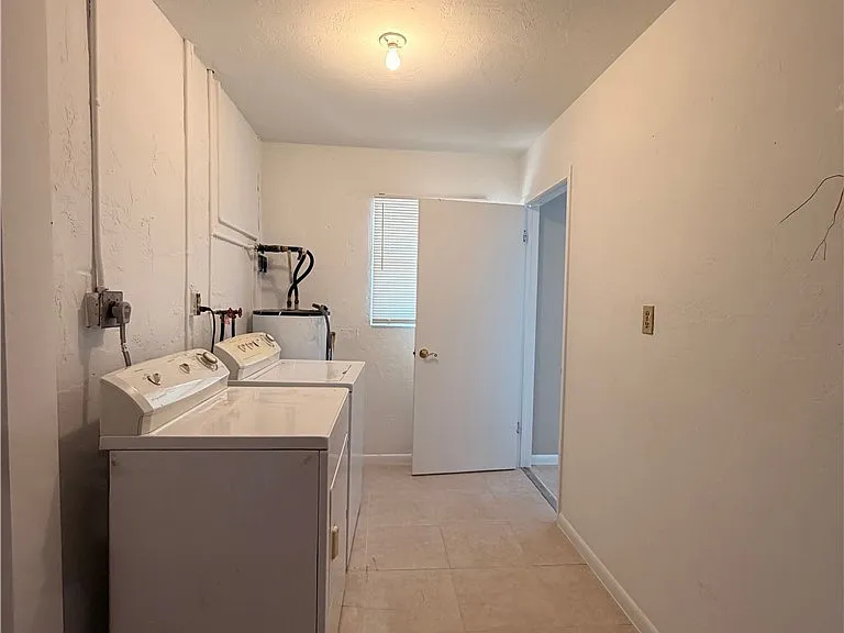 18433 Iris Rd — Photo 8