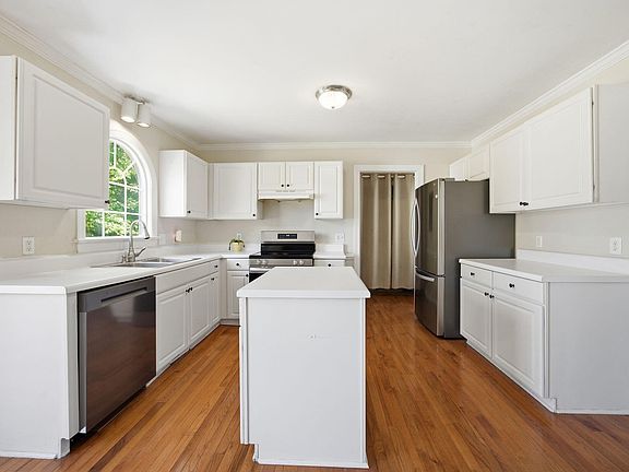5th image of 4107 Breadfruit Ct