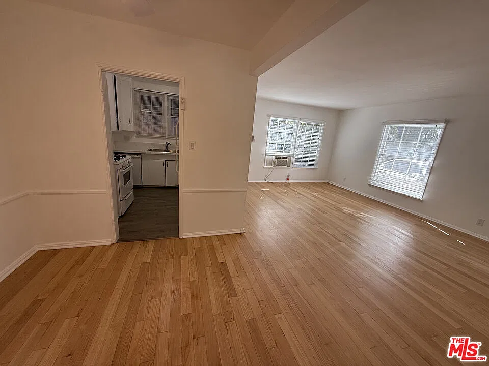 2 bed, 1.0 bath, 770 sqft, $2,795 — Photo 3