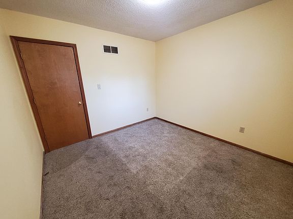 3rd image of 3125 Norton Ave