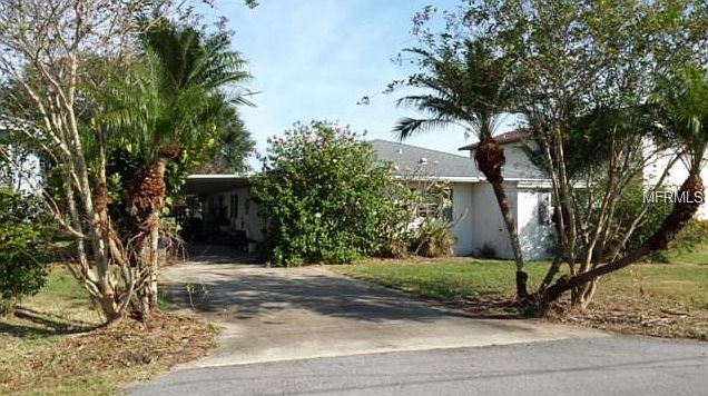 2nd image of 1723 Shady Ln