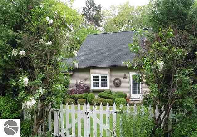 1st image of 2103 E Timberlane Dr