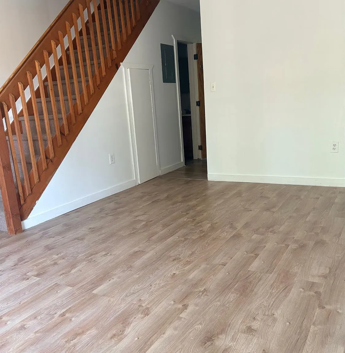 3 bed, 1.0 bath, $2,900 — Photo 2
