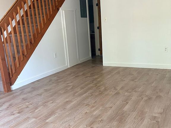 2nd image of 661 Catherine St APT 2A
