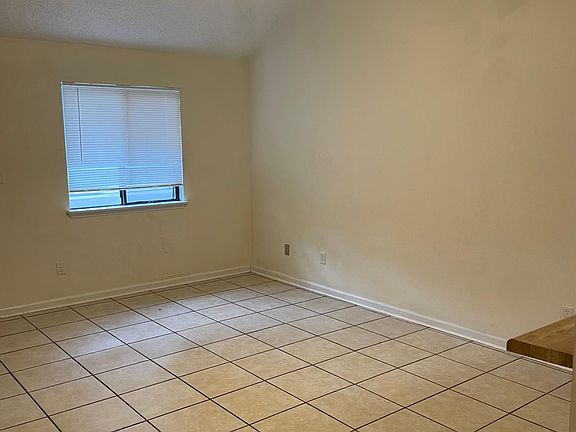 2nd image of 2305 Sandpiper St