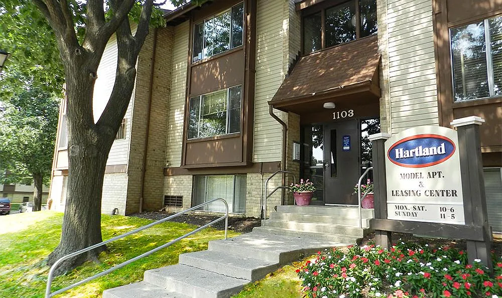 Hartland Apartments — Photo 2