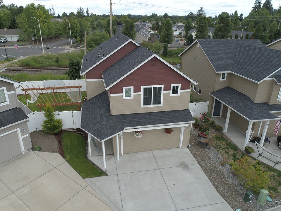 1st image of 700 SE 11th Ave