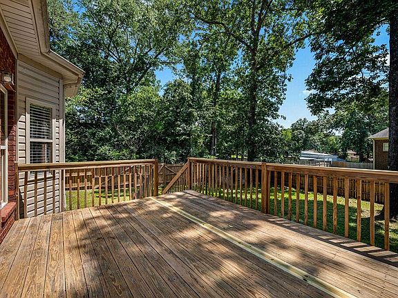 5th image of 900 Whispering Pines Cir