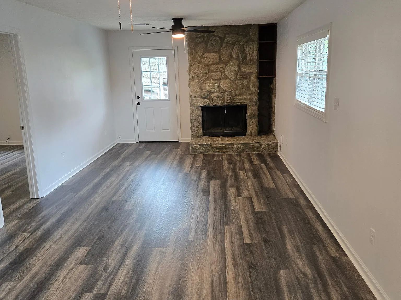 2 bed, 1.5 bath, 1000 sqft, $1,300 — Photo 4