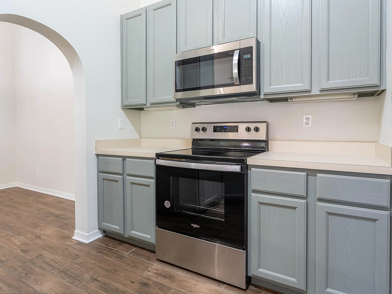 2 bed, 1200 sqft, $1,600 — Photo 4