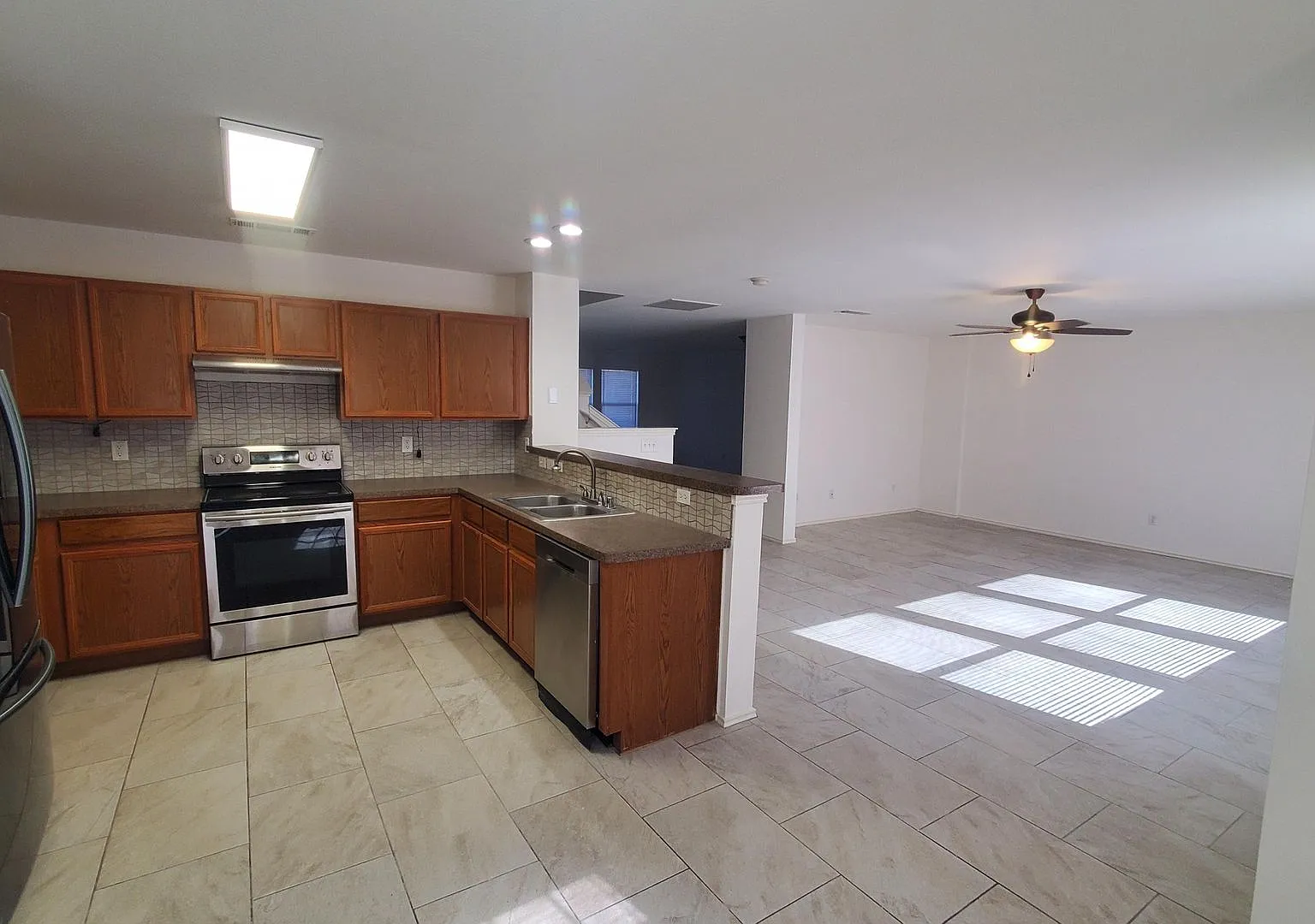 Spacious 2 story Forney Home! — Photo 2