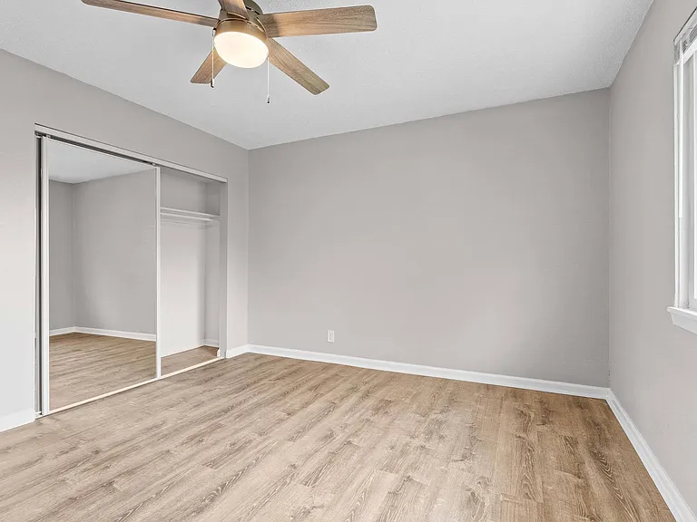 Stoneside Apartments — Photo 39