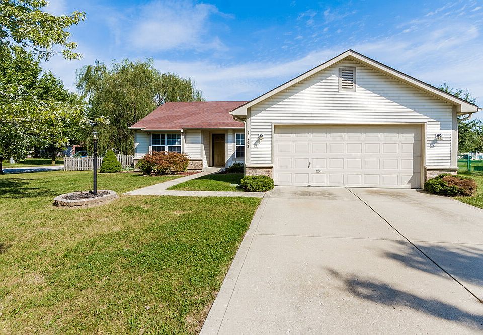 1st image of 20742 Bearsdale Way