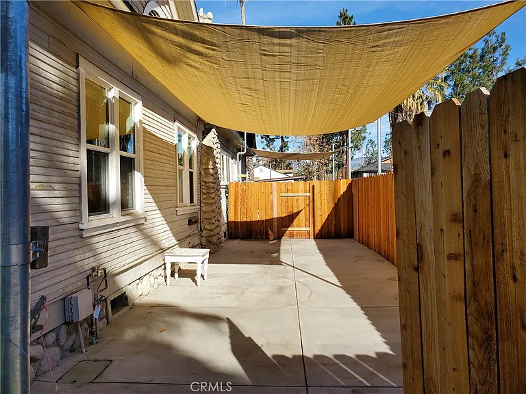1209 E Central Ave — Photo 11
